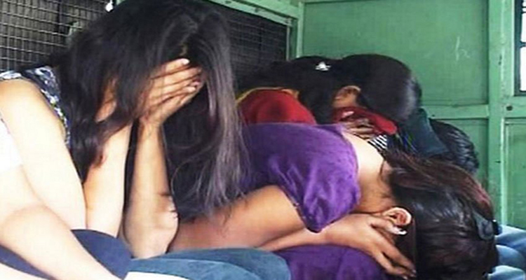 खुलेआम यौन धन्दा : सरकारी कर्मचारीसहित ९ जोडी पक्राउ