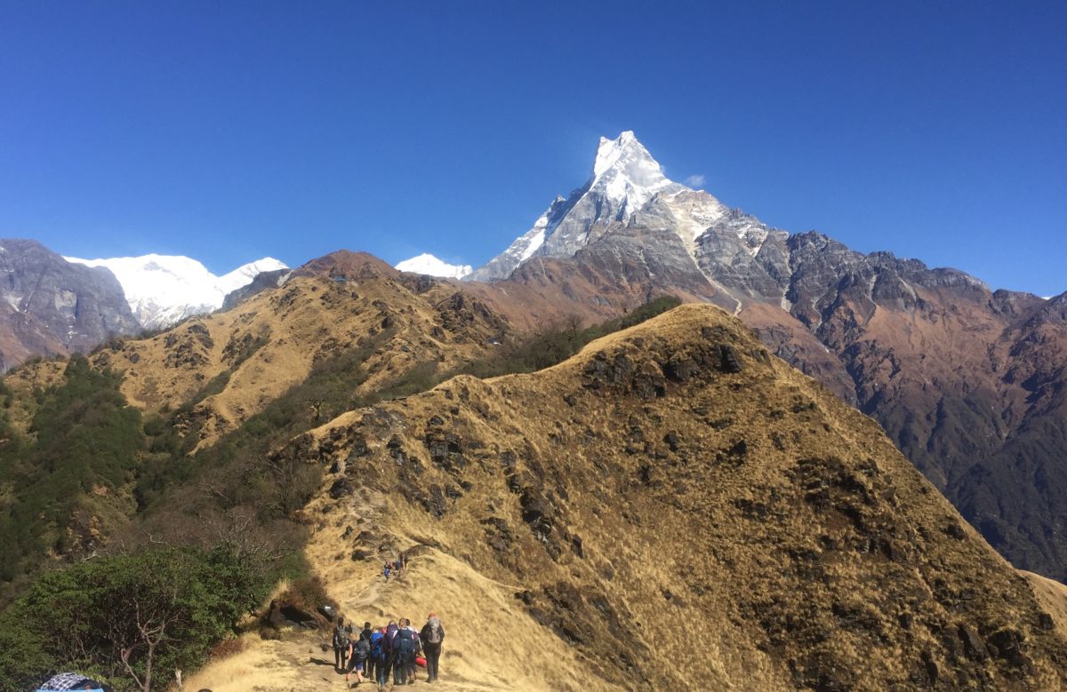 मर्दी हिमाल पुग्ने नेपाली पर्यटक बढे, बाटोमा फोहोर पनि बढ्यो 