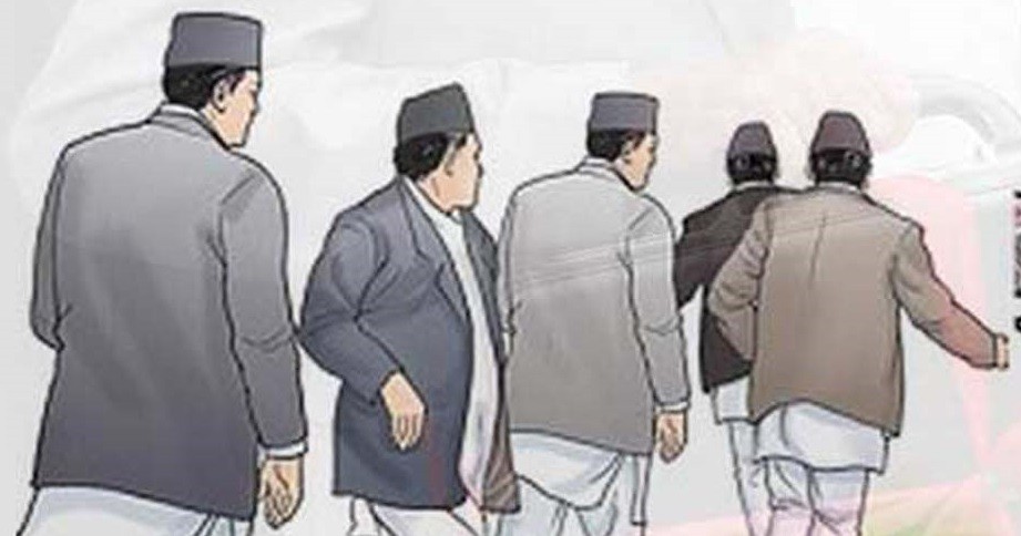 ३२ हजार कर्मचारी घरका न घाटका
