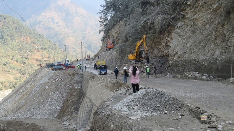 मुग्लिन–नारायणगढ सडकखण्ड आजबाट दैनिक ६ घण्टा बन्द