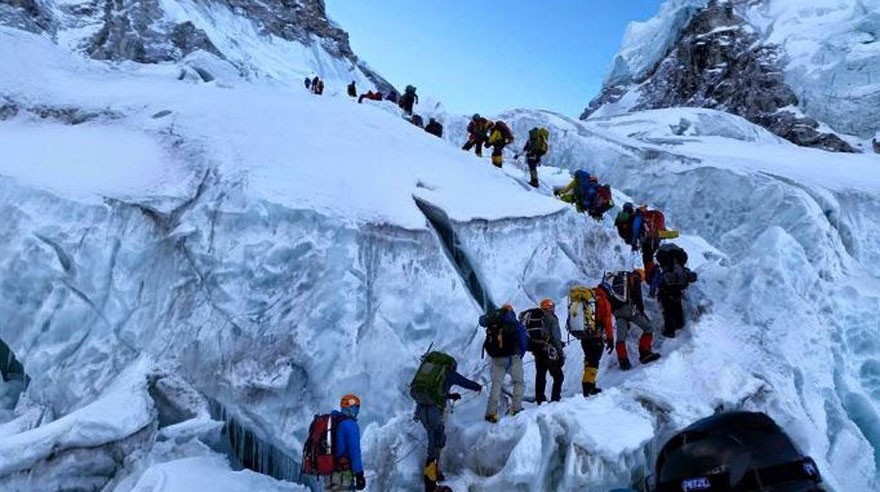 सगरमाथा आरोहणबाट ३६ करोड राजश्व उठ्यो, संसारभर छाए कामीरिता
