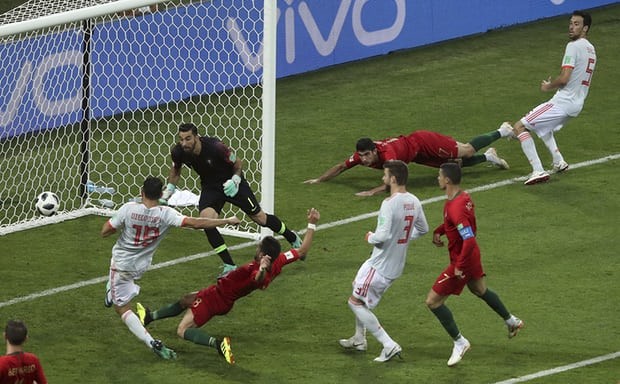 विश्वकप फुटबलः पाेर्चुगल–स्पेनकाे सनसनी पुर्ण खेल,  ३–३ काे बराबरी