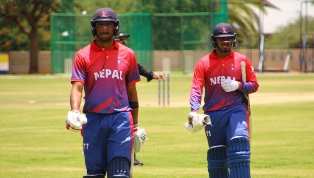 श्रीलंका भर्सेस नेपालः नेपालको ५० रन पूरा, मैदानमा कप्तान र उपकप्तान ! [अपडेट]