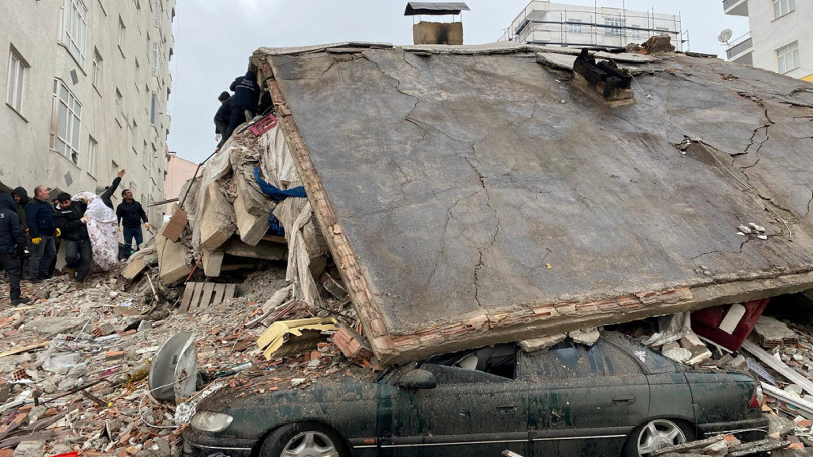 भूकम्पमा परी टर्की र सिरियामा २ सयभन्दा बढीको मृत्यु