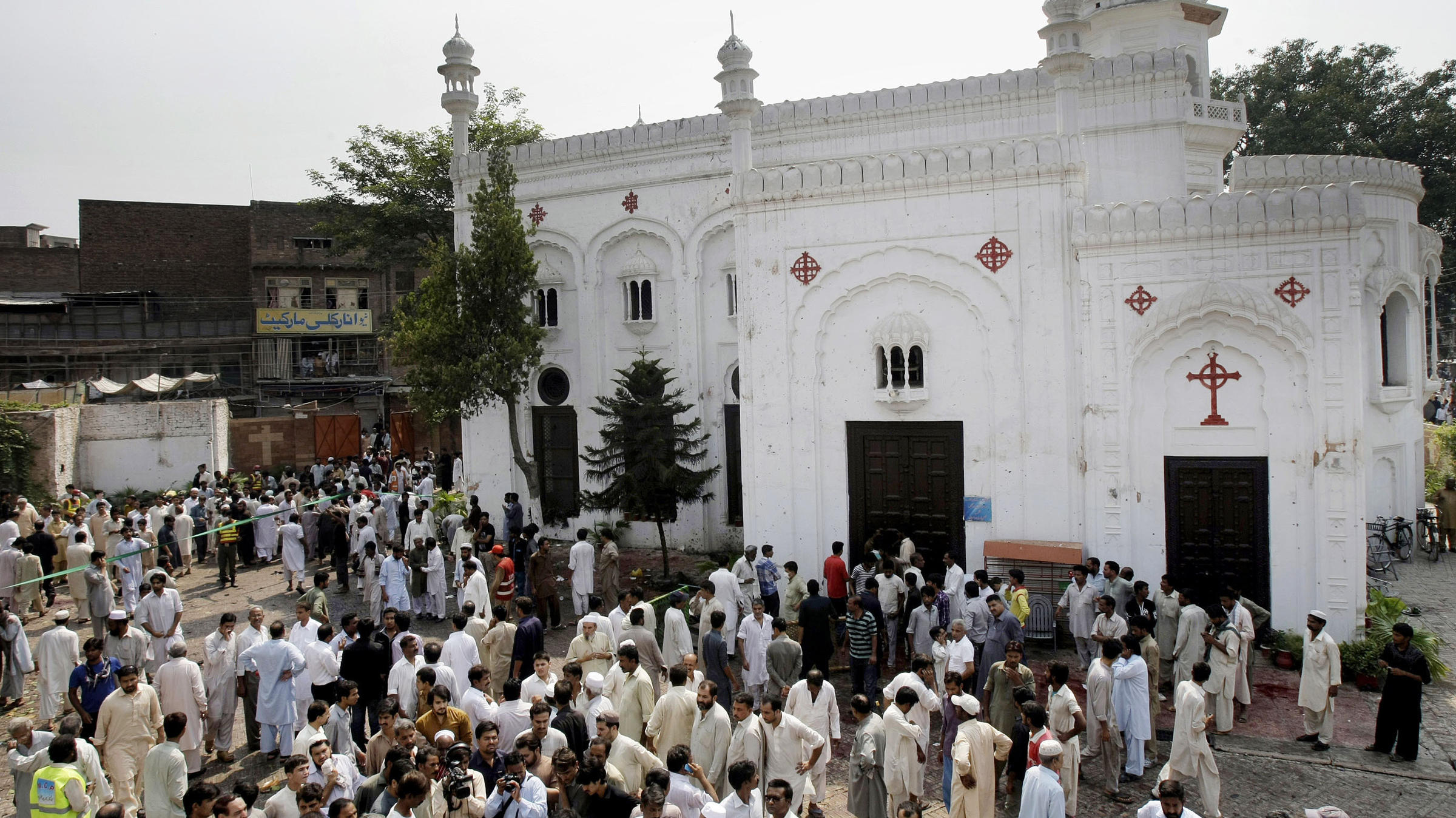 इतिहासमा आजः पाकिस्तानमा बम विष्फोट १२७ को मृत्यु 
