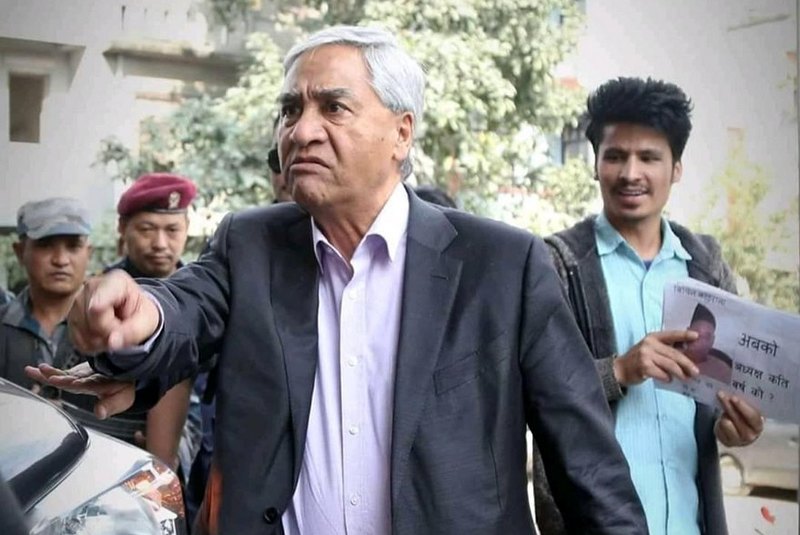 पार्टी कार्यालयमा देउवाले मुखै छाडेर गाली गरेपछि