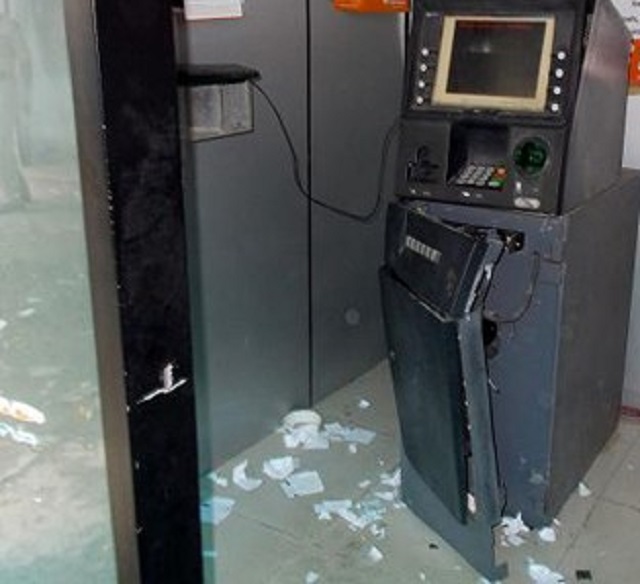 चन्द्रागिरीमा एटिएम फोड्ने पक्राउ