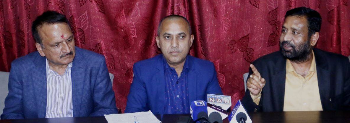 अरिंगाल बन्न नमानेपछि प्रधानमन्त्रीले केटाकेटीलाई ढुंगा हान्न उक्साएः उपसभापति निधि