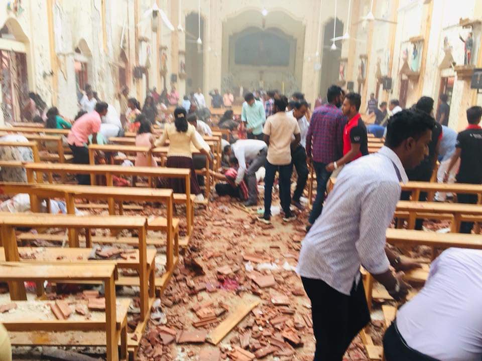 श्रीलंकामा ३ चर्चसहित ६ ठाउँमा बम विष्फोट, २५ को मृत्यु २०० बढी घाइते [अपडेट]