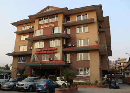 लाख पुगे लोकसेवाको फाराम भर्ने, आयोग भन्छ : आवेदन प्रक्रिया रोकिँदैन
