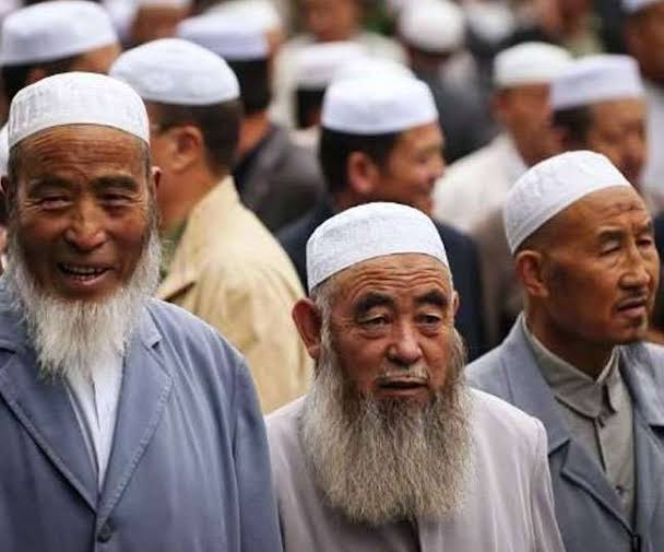 चीनमा दाढि र मुस्लिम टोपि लाउने उईगर मुस्लिमलाई किन जेल ?